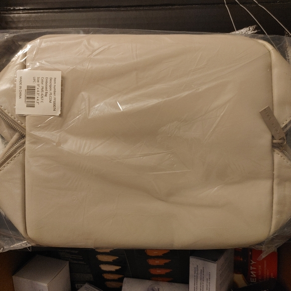 FENTY SKIN- Cosmetic Travel Make-Up Bag. Zippered Bag. New- Never Used - Picture 6 of 10